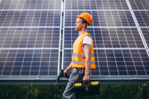 como-posso-trabalhar-com-energia-solar-300x200-1